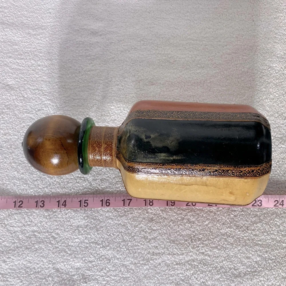 Vintage 1950s Italy Leather Wrapped Green Glass Decanter With Wooden Stopper - Picture 12 of 13